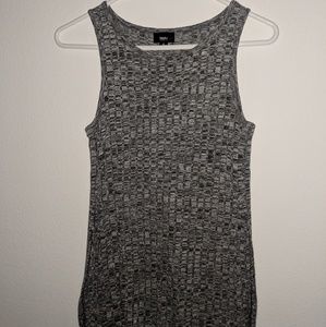 Tank top with side slit